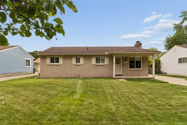 8644 Essen Dr DR, SterlingHeights, MI 48314