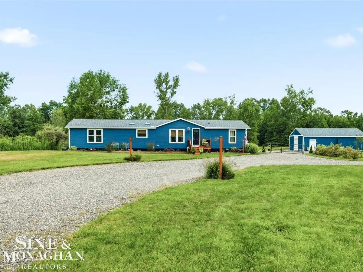 9558 Arnold RD, Ira, MI 48023 - #1