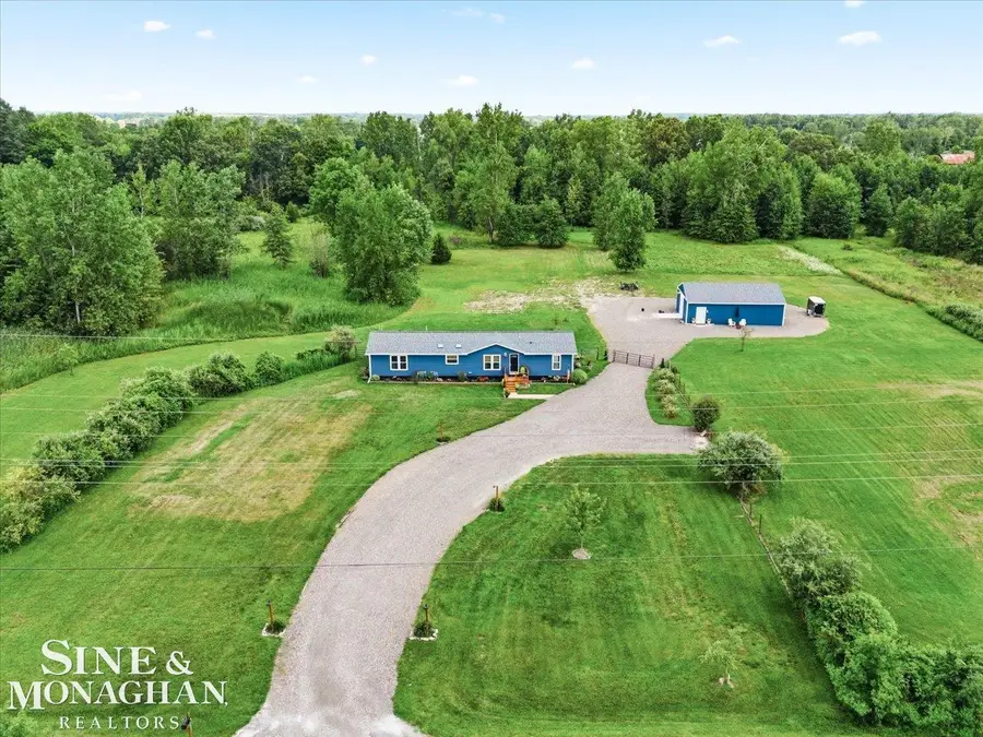 9558 Arnold RD, Ira, MI 48023 - #2