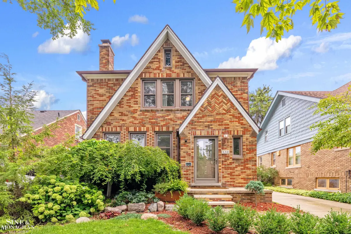 428 Cloverly RD, Grosse Pointe Farms, MI 48236 - #1