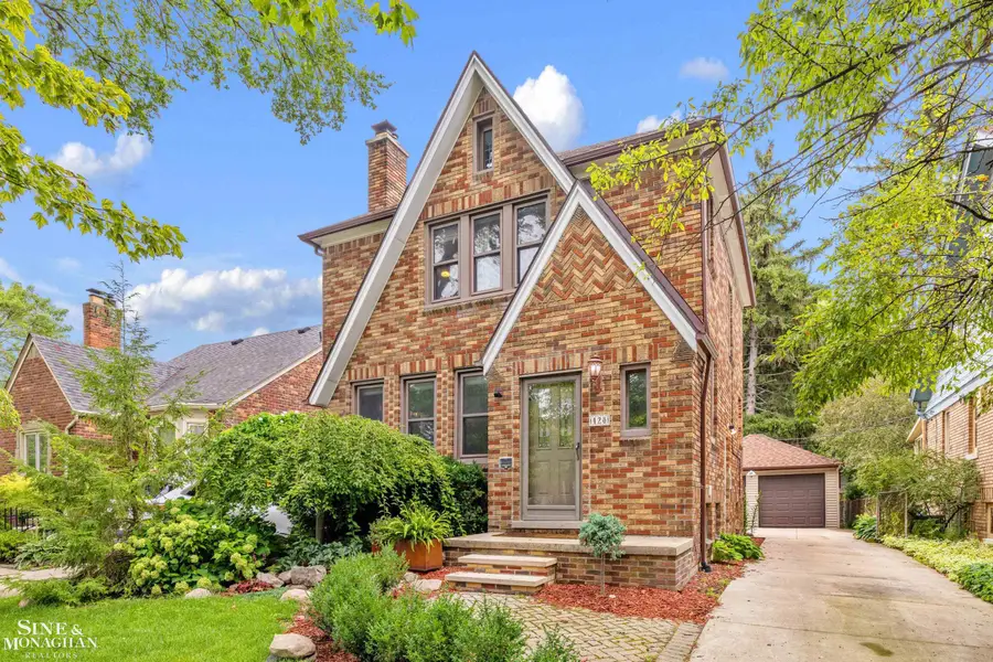 428 Cloverly RD, Grosse Pointe Farms, MI 48236 - #2