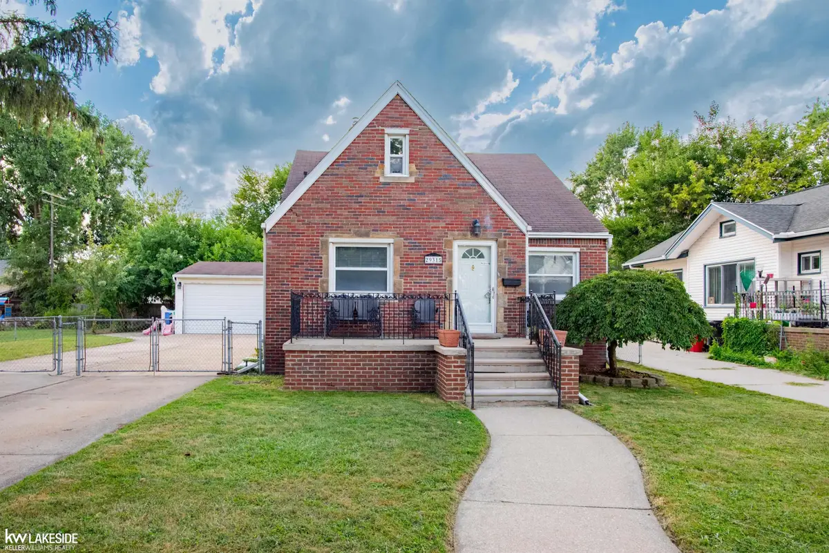 29315 Pinehurst ST, Roseville, MI 48066 - #1