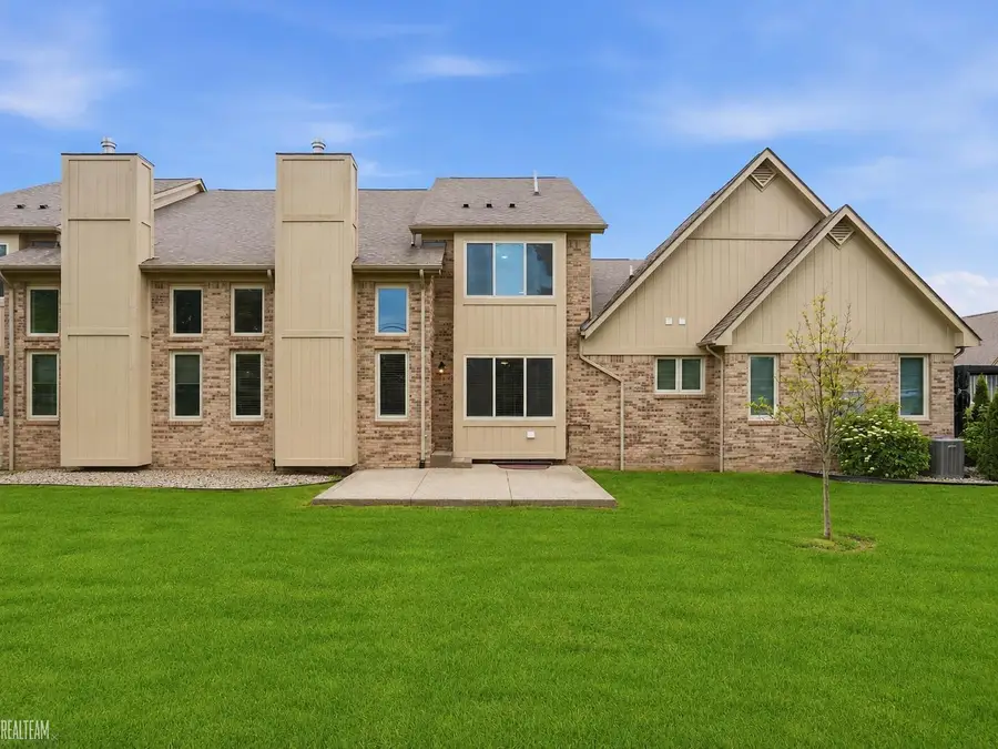 14967 Stoney Brook DR, Shelby, MI 48315 - #2