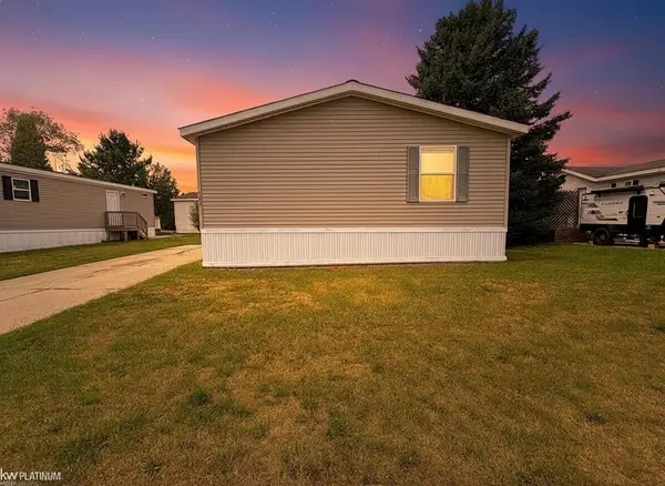 6039  Bentwood CIR, WhiteLake, MI 48383