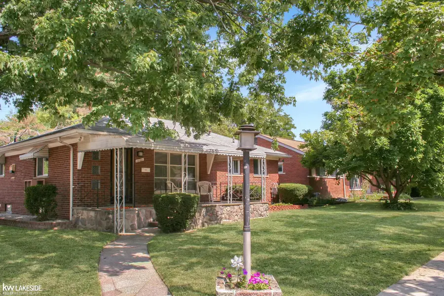 1700 Hampton Rd RD, Mount Clemens, MI 48043 - #3