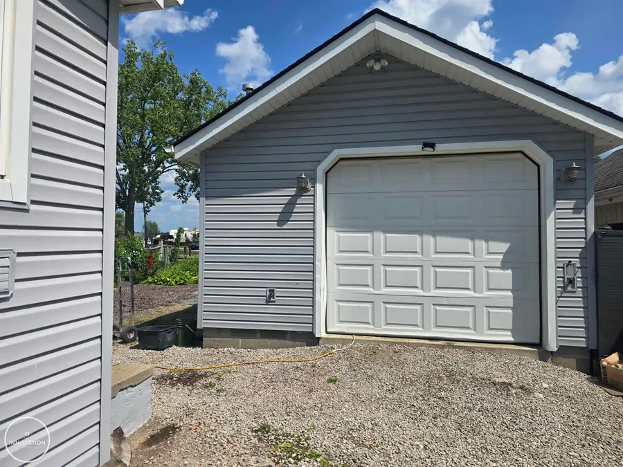 7877 Belleau RD, Fair Haven, MI 48023 - #3