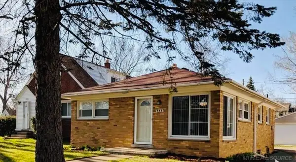 994 VOORHEIS Road ST, Waterford, MI 48328