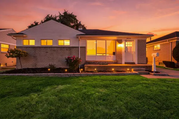 26200 Marlene ST, Roseville, MI 48066