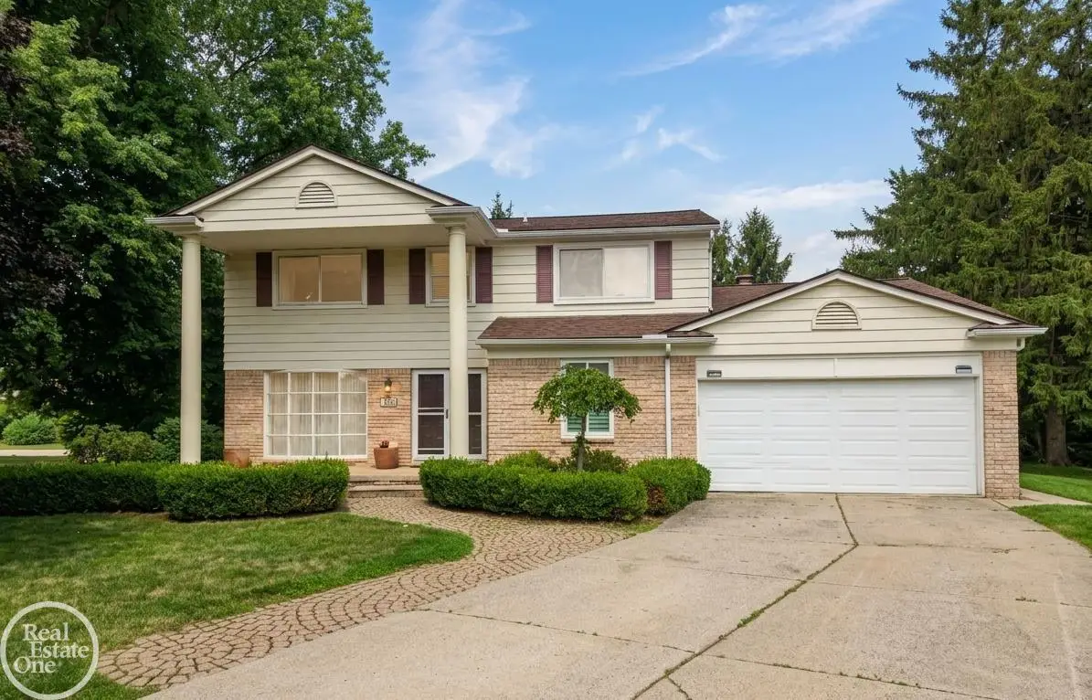 715 Abbey CT, Rochester Hills, MI 48307 - #1