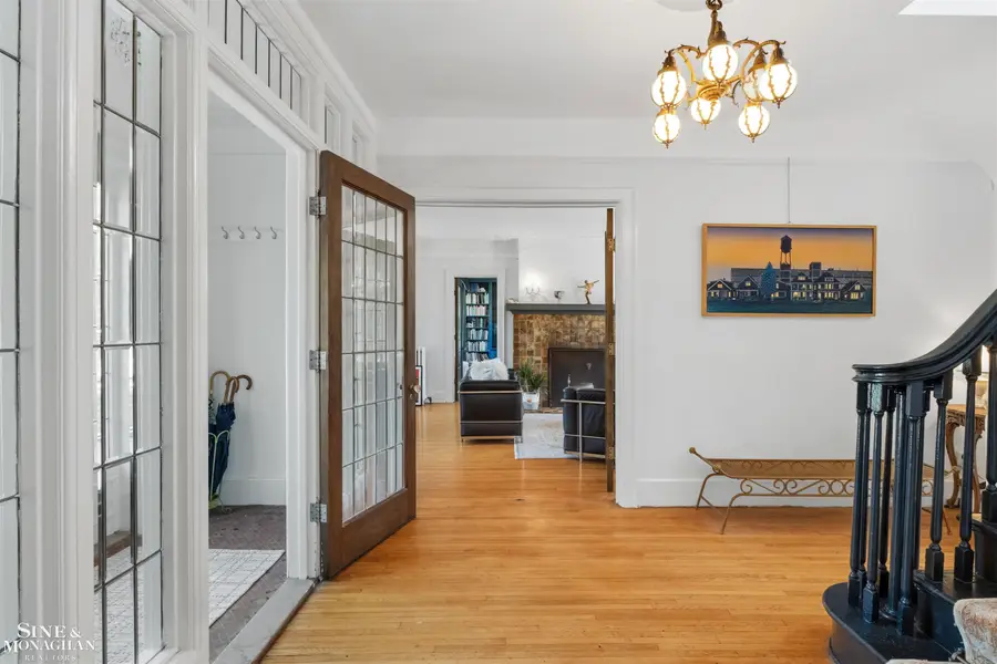 1319 Balfour ST, Grosse Pointe Park, MI 48230 - #3