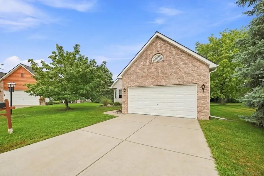 9378 Rayna DR, Davison, MI 48423 - #2
