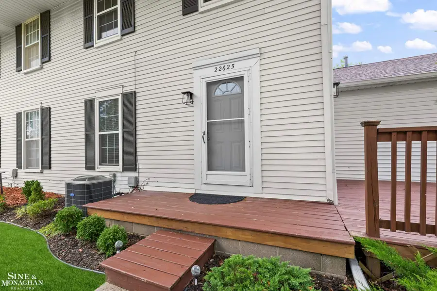 22625 Martin RD, Saint Clair Shores, MI 48081 - #2