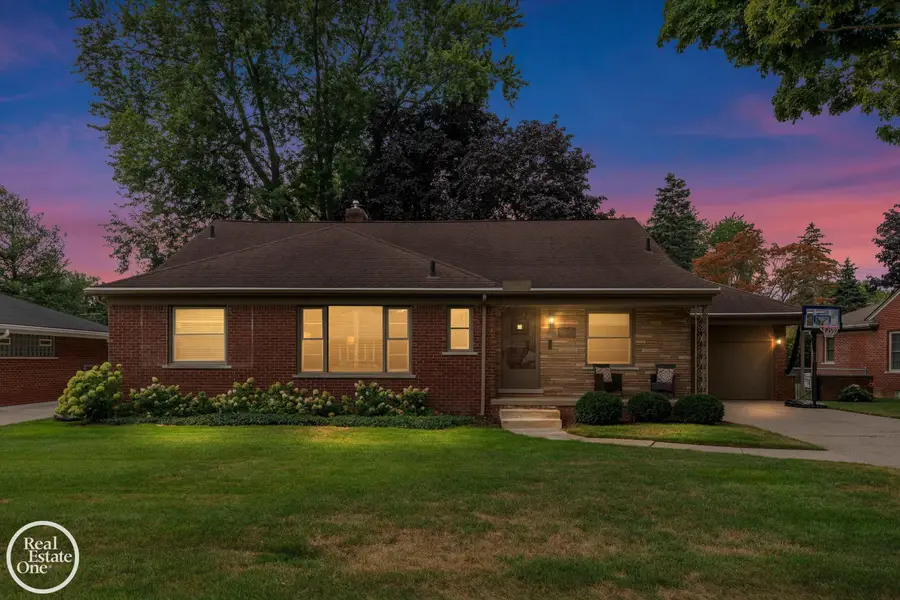715 S Renaud, Grosse Pointe Woods, MI 48236 - #2