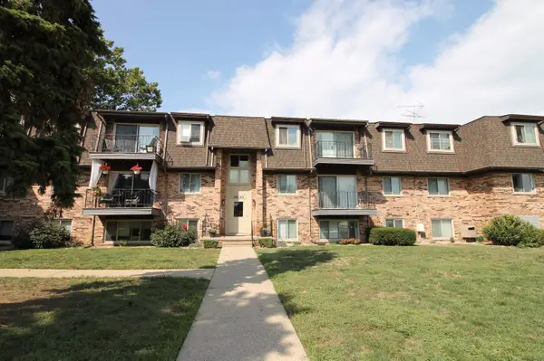 433 Riviera DR, StClairShores, MI 48080