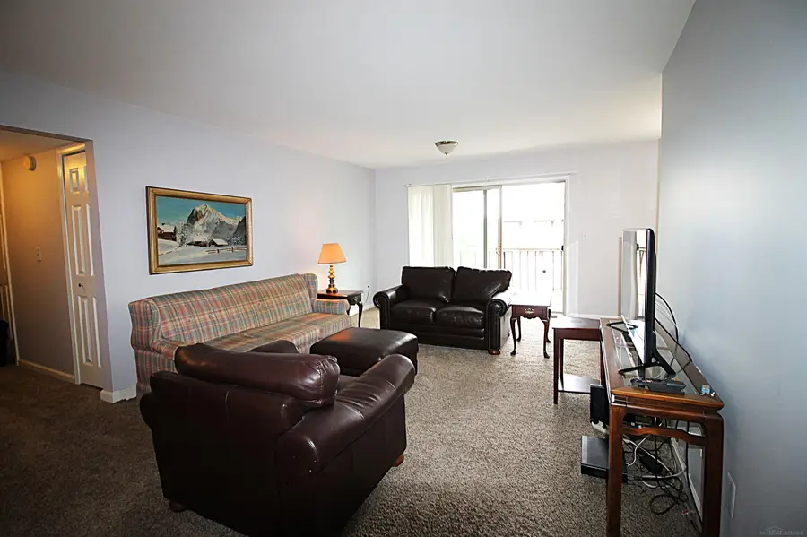 433 Riviera DR, Saint Clair Shores, MI 48080 - #3