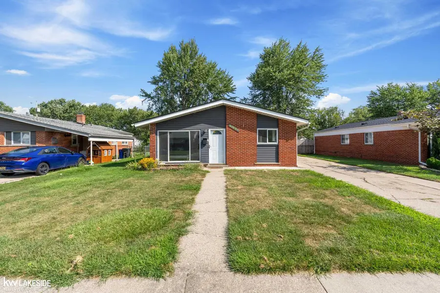 21537 Parkway ST, Saint Clair Shores, MI 48082 - #2