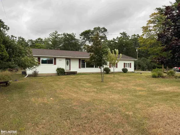 4864 N Caseville RD, Caseville, MI 48725