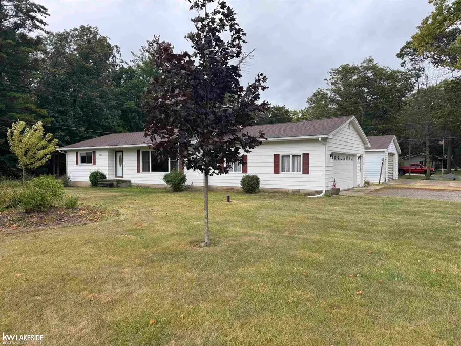 4864 N Caseville RD, Caseville, MI 48725 - #2