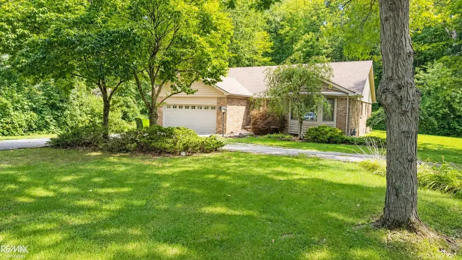 50450 Sass RD, Chesterfield, MI 48047 - #2