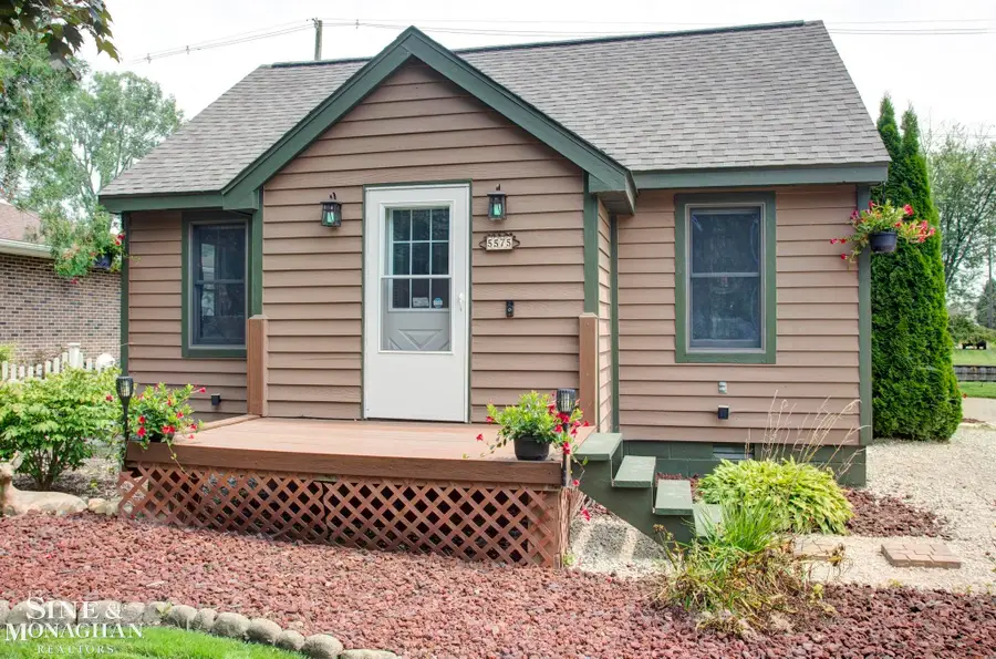 5575 River RD, East China, MI 48054 - #2