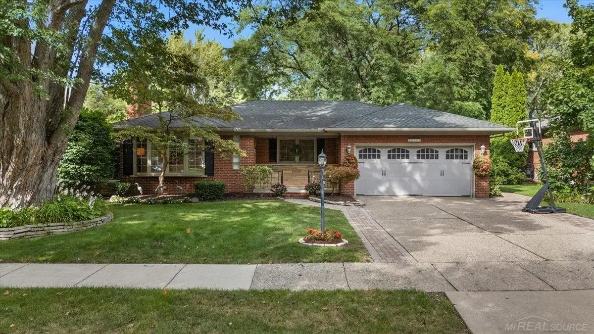 20141 W Ballantyne CT, Grosse Pointe Woods, MI 48236 - #1