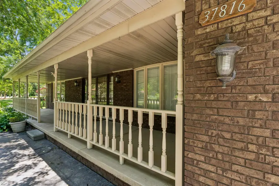 37816 Winkler ST, Harrison Township, MI 48045 - #2