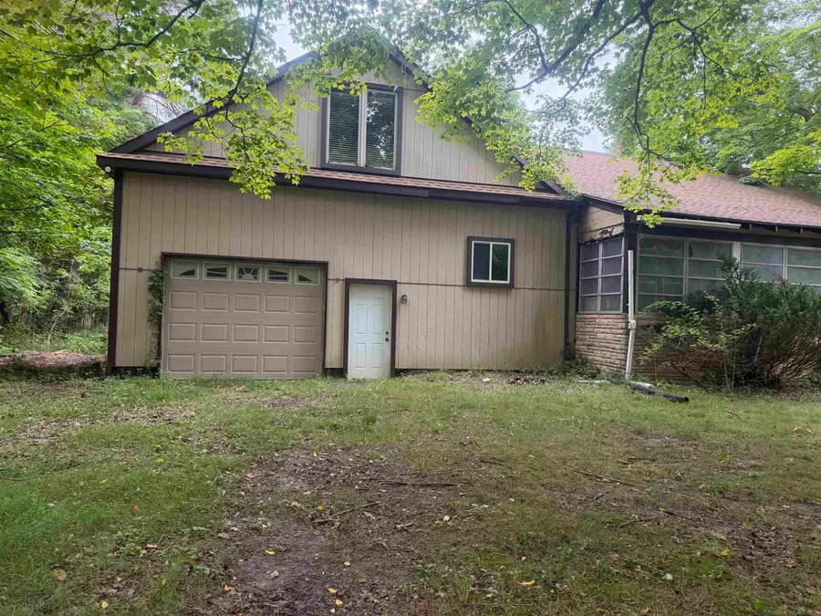 714 N Sashabaw DR, Ortonville, MI 48462 - #2