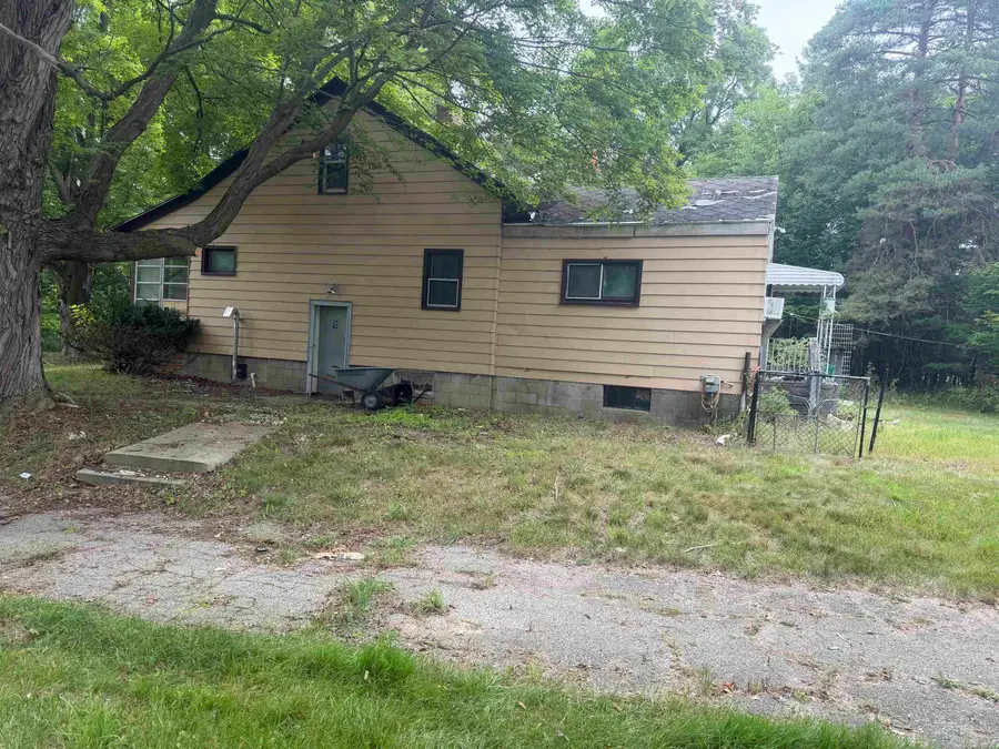 714 N Sashabaw DR, Ortonville, MI 48462 - #3