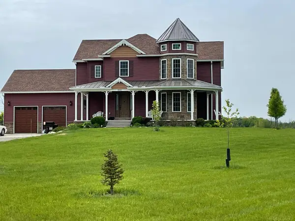5600 Fairway LN, Lexington, MI 48450