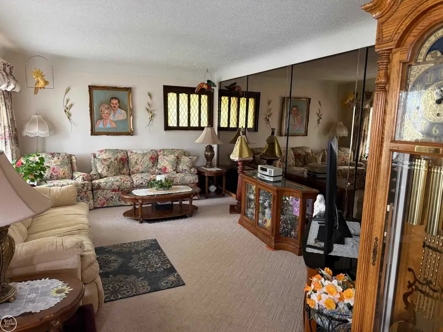 21009 Danbury ST, Clinton Township, MI 48035 - #3