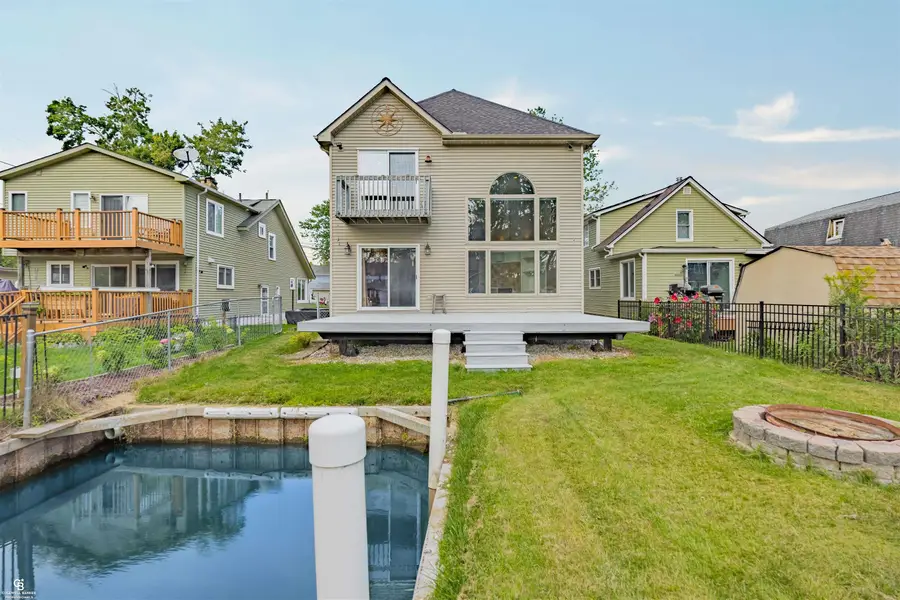 37909 Sunnybrook ST, Harrison Township, MI 48045 - #2