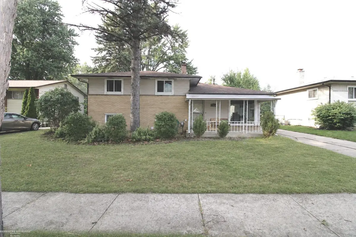 2131 Koper DR, Sterling Heights, MI 48310 - #1