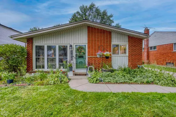 21613 Parkway ST, StClairShores, MI 48082