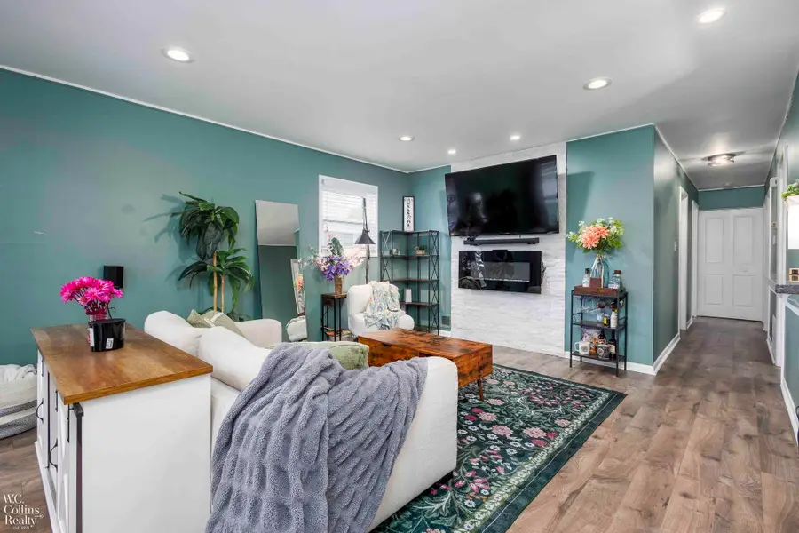 21613 Parkway ST, Saint Clair Shores, MI 48082 - #3