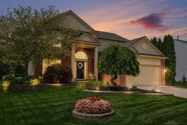56277 Oasis DR, Macomb, MI 48042