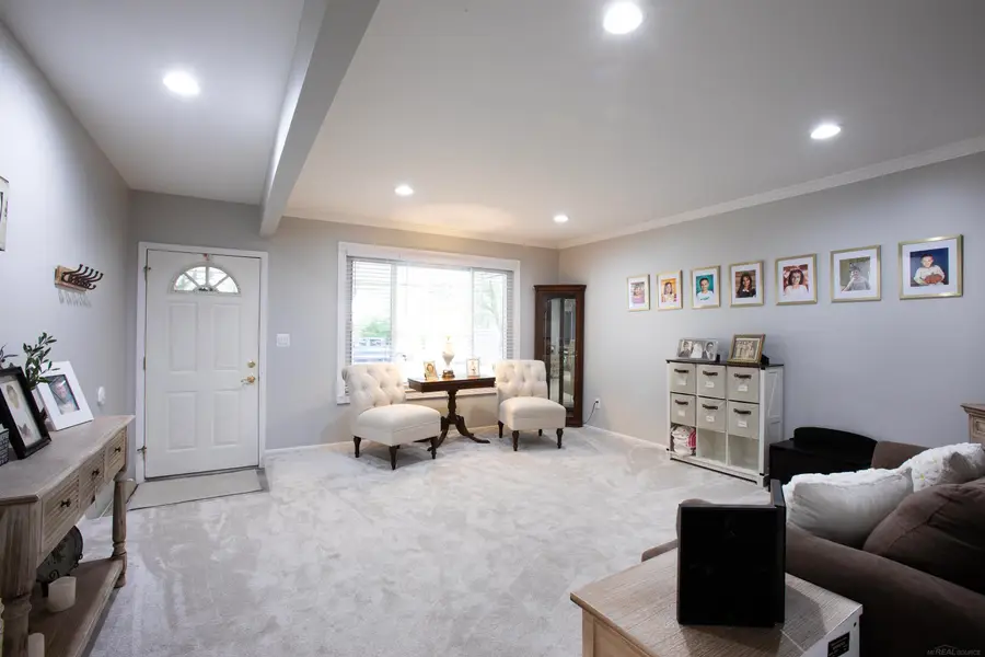 30918 Primrose DR, Warren, MI 48088 - #3