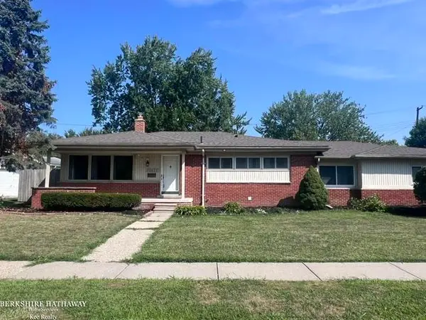 22633 E Schafer ST, ClintonTownship, MI 48035