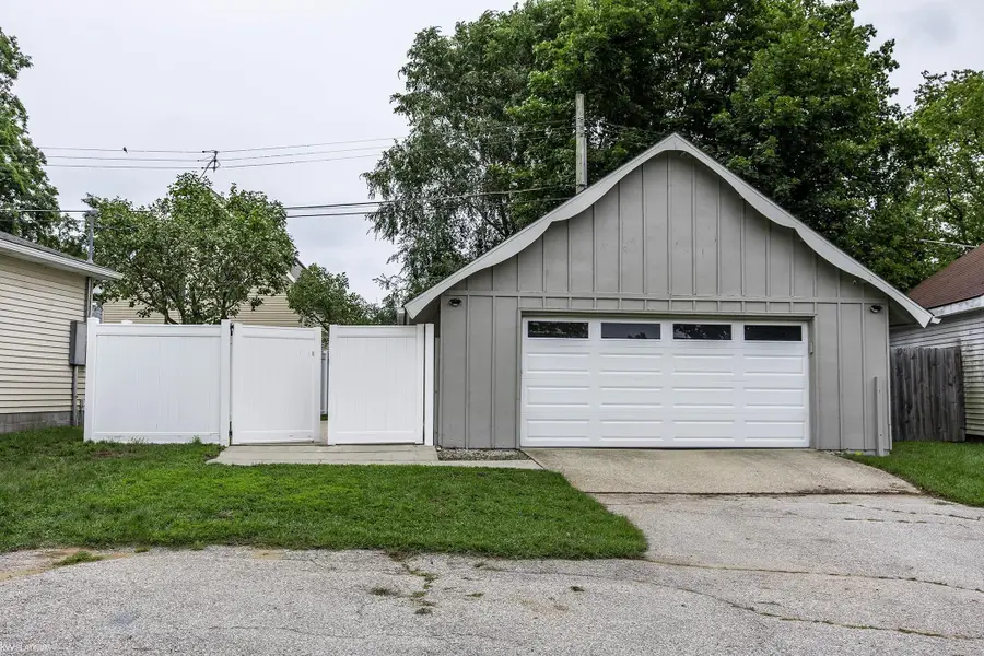 8970 Lakeshore RD, Lakeport, MI 48059 - #2
