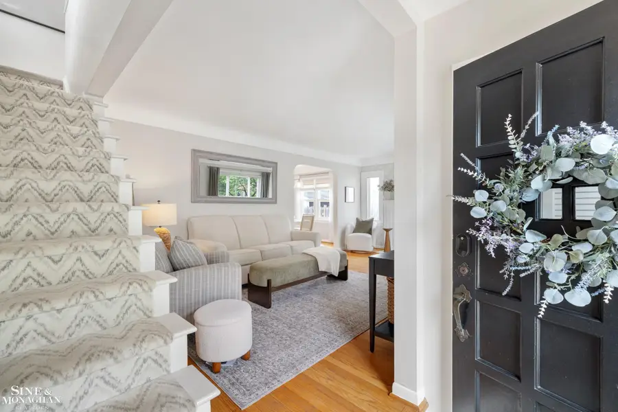 1339 Hampton RD, Grosse Pointe Woods, MI 48236 - #3