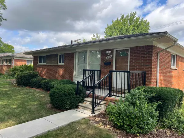 18285 Breezeway DR, Fraser, MI 48026