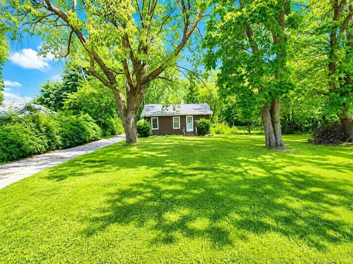 2100 Pompey ST, Waterford, MI 48327 - #1