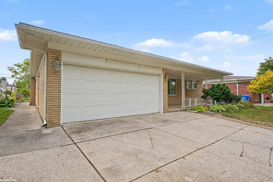14250 IVANHOE ST, Warren, MI 48088 - #3
