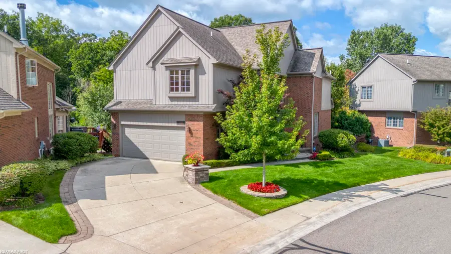 4126 WINTER DR, Shelby, MI 48316 - #2