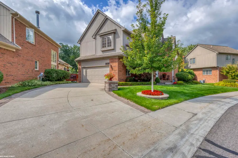 4126 WINTER DR, Shelby, MI 48316 - #3