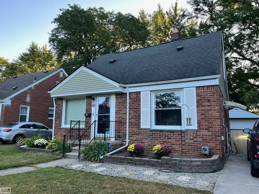 1306 N Silvery LN, Dearborn, MI 48128 - #2