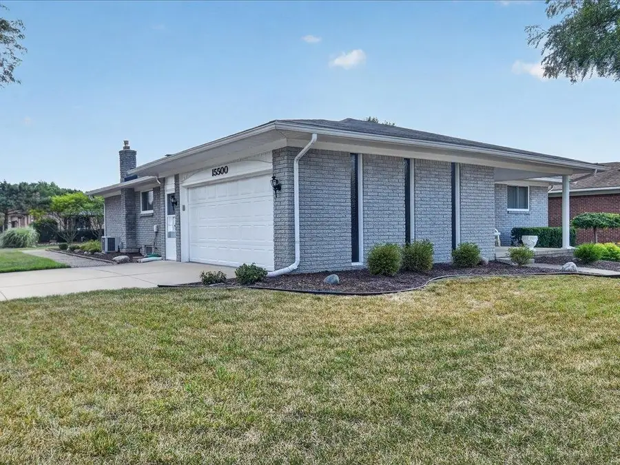 15500 Sherwood LN, Fraser, MI 48026 - #3