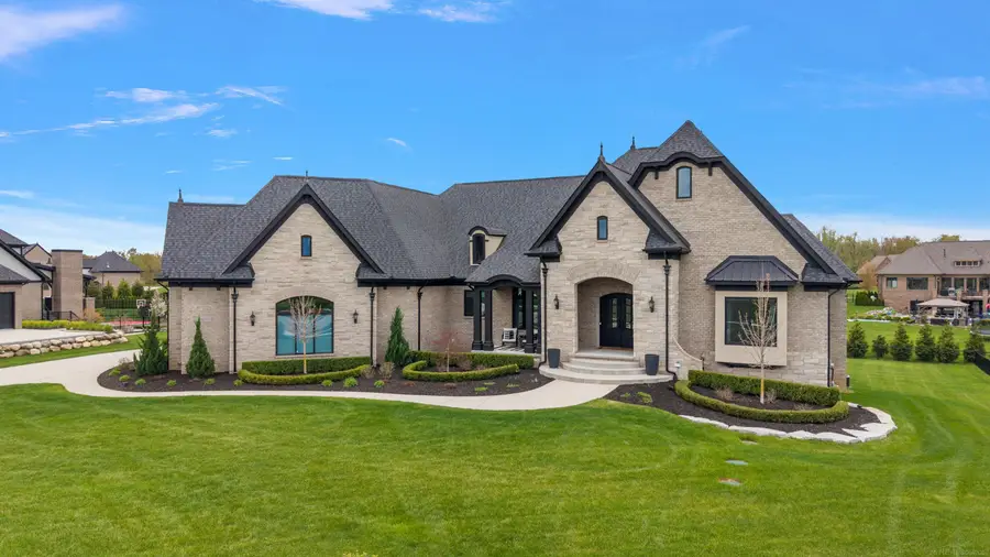 61573 Cotswold, Washington, MI 48094 - #2