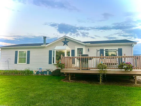 9551 Imlay City RD, Avoca, MI 48006