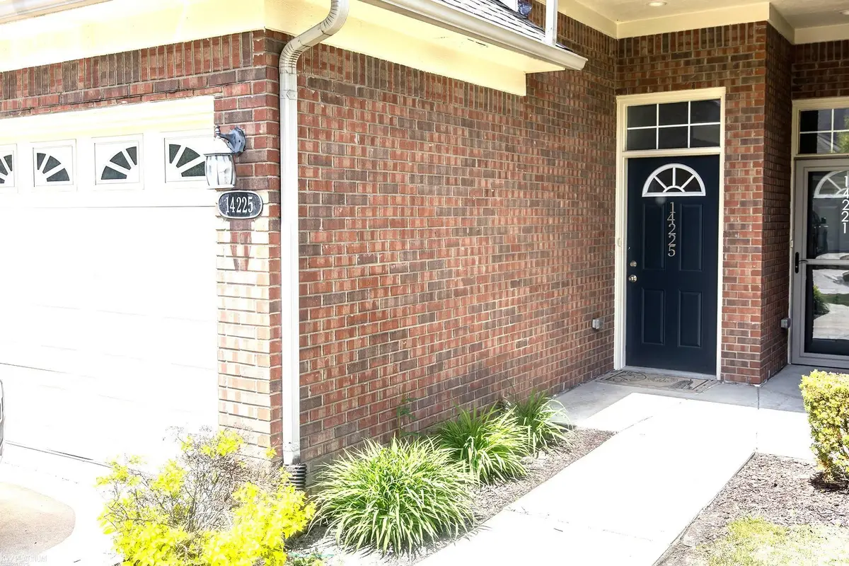 14225 Shadywood DR, Sterling Heights, MI 48312 - #1