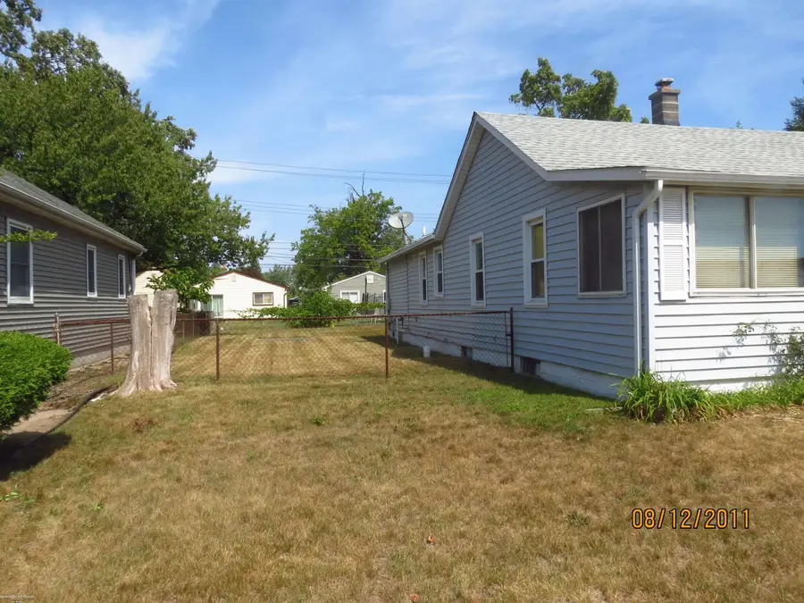 831 E Guthrie AVE, Madison Heights, MI 48071 - #2